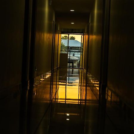 Aldora Airport Residency Hotell Nedumbassery Exteriör bild