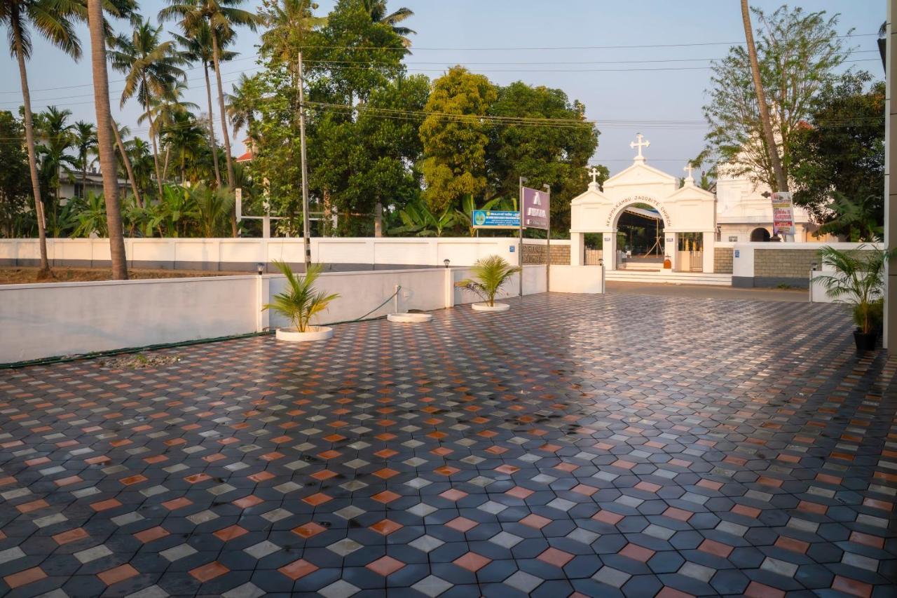 Aldora Airport Residency Hotell Nedumbassery Exteriör bild