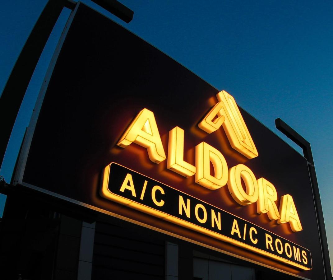 Aldora Airport Residency Hotell Nedumbassery Exteriör bild