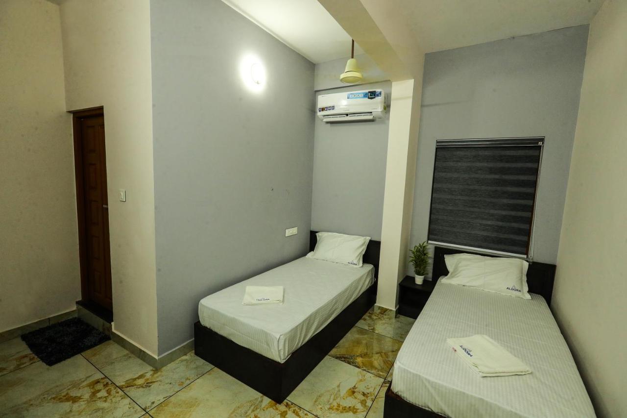 Aldora Airport Residency Hotell Nedumbassery Exteriör bild