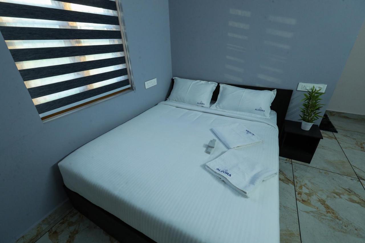 Aldora Airport Residency Hotell Nedumbassery Exteriör bild