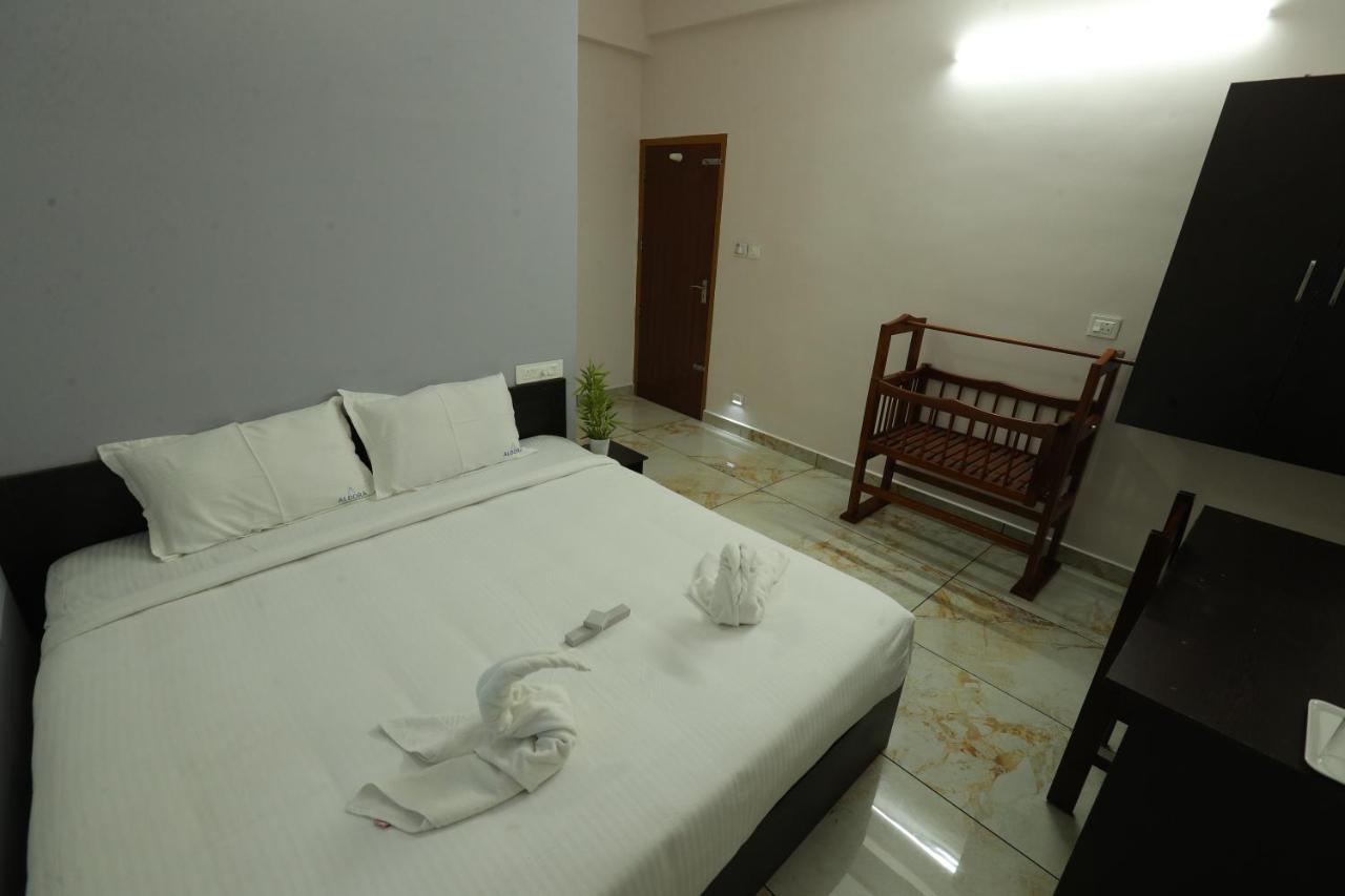 Aldora Airport Residency Hotell Nedumbassery Exteriör bild