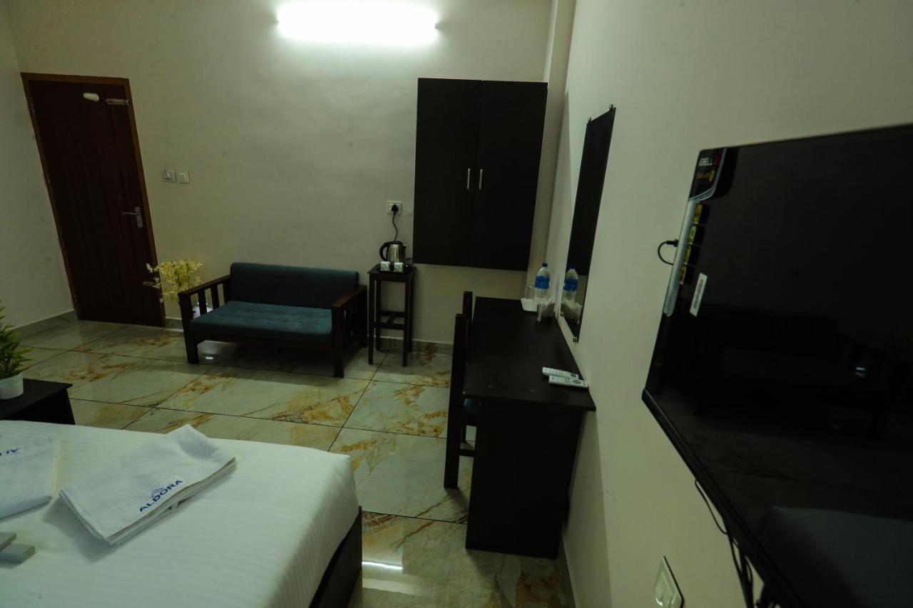 Aldora Airport Residency Hotell Nedumbassery Exteriör bild