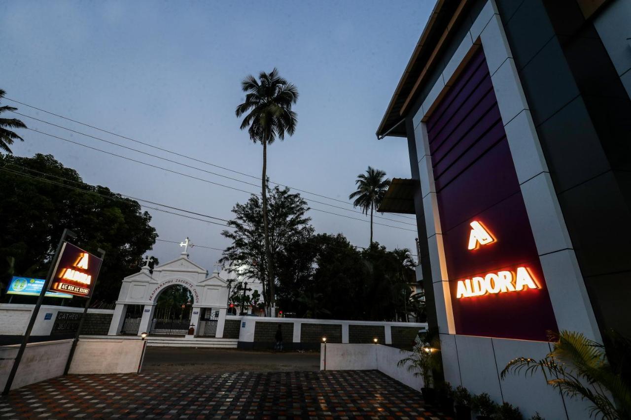 Aldora Airport Residency Hotell Nedumbassery Exteriör bild