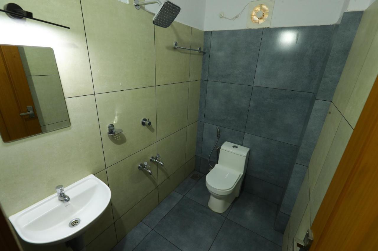 Aldora Airport Residency Hotell Nedumbassery Exteriör bild