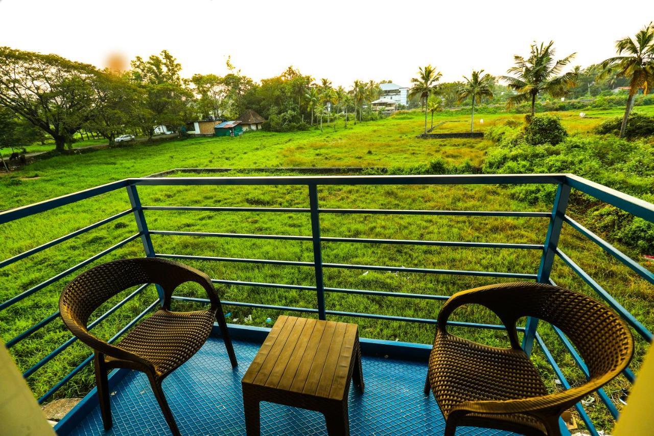 Aldora Airport Residency Hotell Nedumbassery Exteriör bild